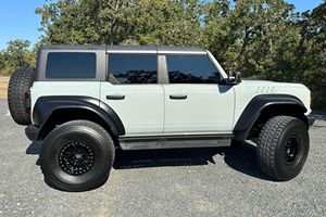 Super Ofertas 2023: Ford Bronco Raptor SUV Listo para Envío Mundial - Product Image 6