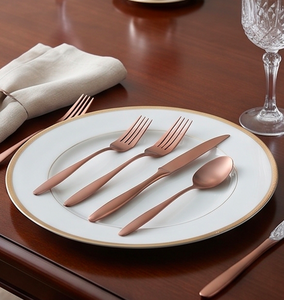Ensemble de couverts en cuivre finition satinée, design minimaliste, résistant à la rouille, pour mariage ou usage quotidien. - Product Image 3