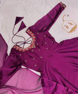 Kurti en coton et soie Rangoli fantaisie, brodé à la main, avec dupatta, pour tenue de fête, prix de gros, multicolore, en stock, vêtement ethnique, couleur vin - Product Image 5