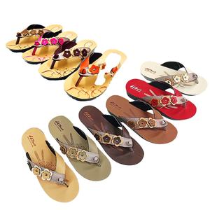 Zapatos Atractivos de Materiales Duraderos de Tailandia 8531 Hechos de Poliuretano, Sandalias Deslizantes Cómodas para Mujer, Sandalias de PU de Alta Calidad - Product Image 1