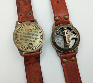 Reloj de pulsera con brújula y dial de navegación antiguo, fabricado en India, con correa de cuero, regalo náutico disponible a precio justo. - Product Image 5