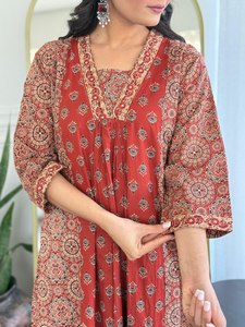 Salwar Kameez Rojo Estampado para Mujer, Algodón Puro Bordado, Traje Tradicional Indio Pakistaní para Festivales, Bodas y Fiestas - Product Image 6
