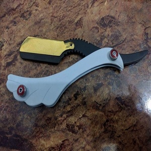 Navaja de Afeitar de Acero Inoxidable con Cuchilla Reemplazable para el Cuidado Profesional de la Barba y un Afeitado Suave - Product Image 4
