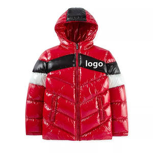 Chaqueta Bomber Impermeable con Capucha para Hombre, Color Rojo, Diseño a Cuadros, Logotipo Grabado en Relieve en la Parte Delantera, Cierre de Cremallera, Grosor Estándar Informal, 80% Forma de Corazón - Product Image 1