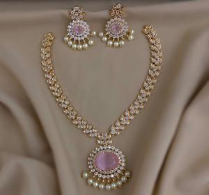 Conjunto de collar de circonita cúbica de calidad premium para mujer, estilo minimalista, collar tradicional indio con hermosos aretes para todas las ocasiones. - Product Image 2
