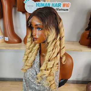 Perruque en cheveux humains vierges du Vietnam avec dentelle HD transparente, bouclée et ondulée, couleur ombrée blonde, densité 100% 200% - Product Image 1