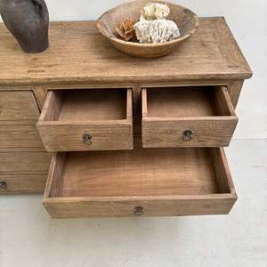 Commode à dix tiroirs en bois d'orme massif récupéré, style rustique et vintage, pour chambre et salon - Product Image 5