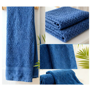 Toalla de Baño de Polialgodón de Estilo Lujoso, Duradera, Sostenible y de Confianza Global, con Acabado Lavado y Disponible en Acabado Velour - Product Image 1