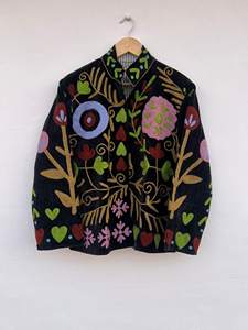 Chaqueta Bomber de Terciopelo Bordada con Diseño Suzani |   Diseño Floral Bohemio |   Acolchado ecológico a prueba de viento |   Lino/Nylon de Otoño |   Regalale | - Product Image 2