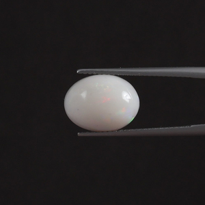 Opale blanche de haute qualité, pierre précieuse en vrac, 5,30 carats, naturelle, certifiée IGI, taille ovale, polie à la main, traitée à la cire/l'huile légère, pour bijoux - Product Image 1