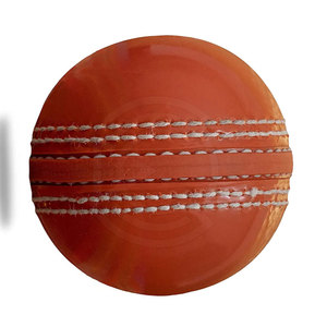 Balle de cricket haut de gamme pour les matchs professionnels et un contrôle avancé du swing, avec coutures faites à la main et performances durables. - Product Image 4