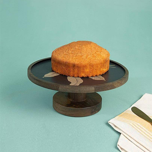Support à gâteau en bois foncé avec motif de feuille incrusté, élégant plateau de service conçu pour des présentations de desserts luxueuses et stylées - Product Image 5