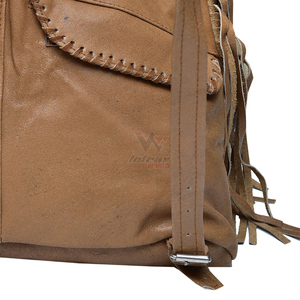 Sacs à dos en cuir western en gros avec rabat en cuir de vachette à poils, design à franges cloutées, sac à dos décontracté pour femme, sac à dos de cowgirl personnalisé - Product Image 4