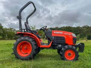 Tracteur agricole compact KUBOTA 65HP robuste avec chargeur, 4 roues motrices, diesel, matériel agricole à vendre dans le monde entier - Product Image 4