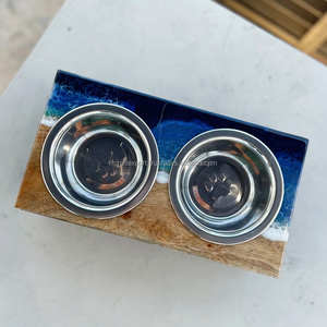 Alimentador ecológico de madera para gatos con soporte de acero inoxidable antideslizante, cuenco de comida y agua de hierro forjado de hueso de resina para mascotas, dueños de perros - Product Image 4