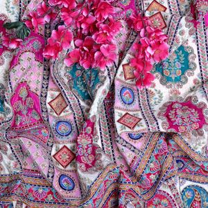 Tissu en crêpe de soie Banarasi pur, motif géométrique, base blanc cassé, style jacquard, poids moyen, pour filles - Product Image 5