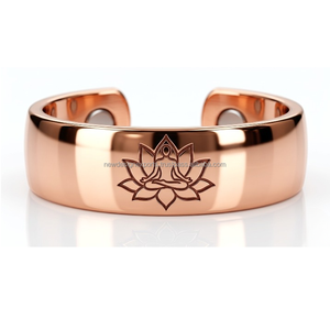 Anillo de Cobre Puro Premium con Diseño de Loto • Anillo de Lujo Grabado con Silueta Meditando para la Sanación - Product Image 1
