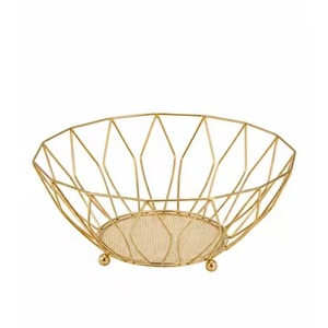 Corbeille à fruits dorée en fil métallique, bol à fruits pour comptoir de cuisine, organisateur moderne en fer forgé, centre de table décoratif - Product Image 1