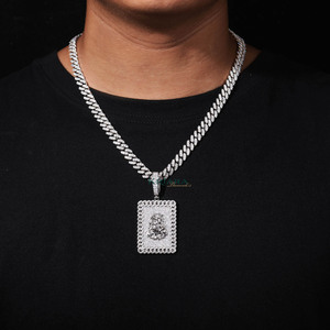 Pendentif religieux en argent 925 plaqué or 18 carats avec visage de Jésus et diamant Moissanite, bijou chrétien unisexe pour occasions festives - Product Image 2