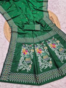 ผ้าไหมกันนีสีเขียวพรีเมียมเนื้อนุ่ม พร้อมผ้าสำหรับตัดเสื้อปักลายขอบด้วยด้าย  ชุดส่าหรีแบบดั้งเดิมสำหรับงานแต่งงาน งานเลี้ยง และงานเทศกาล - Product Image 6
