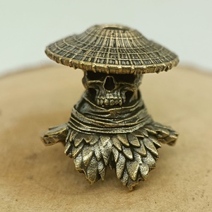 Charme de crâne en laiton artistique Gear Skeleton Cutter Charm pour équipement tactique Accessoire de bricolage <span class=keywords><strong>personnalisable</strong></span> pour les amateurs de plein air - Product Image 2