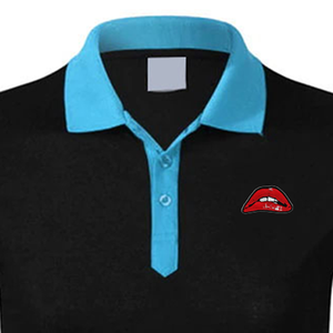 Camisa Negra de Manga Corta para Hombre con Ribete Azul en el Bajo, Logotipo Bordado Personalizado, Botones, Tejido de Algodón Transpirable - Product Image 4