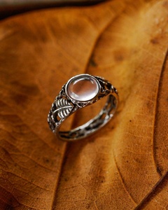 Anillo de Plata de Ley con Cuarzo Rosa, Diseño de Rama de Árbol, Hojas Florales, Inspirado en la Naturaleza, Joyería con Hojas, Certificado IGI, Alta Calidad - Product Image 6