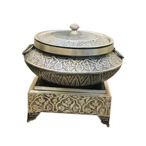 Plat de service en métal gaufré de haute qualité avec couvercle et support pour fête de mariage à la maison - Product Image 6