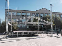 Al Aire Libre portátil personalizado para el sistema de armazón de escenario Diseño de techo de paso de aluminio para pantallas al aire libre