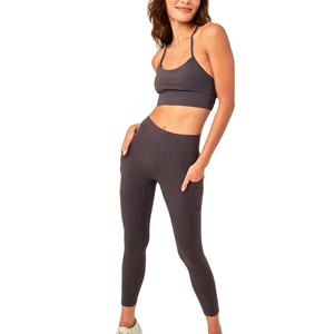 Ensemble de yoga personnalisé très tendance pour femme, style unique, motif uni, respirant, marque privée, devant - Product Image 4