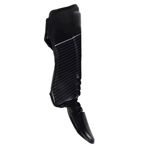 Protector de espinilla de cuero PU para adultos, color negro, con cierre de gancho y bucle, equipo de protección para deportes en todas las estaciones - Product Image 3