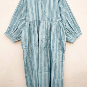 Robe longue décontractée coréenne faite à la main pour femme avec boutons sur le devant, col rabattu, poches et manches bouffantes à cordon - Product Image 2