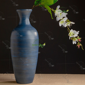 Jarrón de madera de bambú ecológico hecho a mano para una decoración única del hogar para sala de estar, hotel o cafetería - Product Image 1