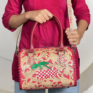Sacs de voyage unisexes en cuir floral gravé style vintage, sacs fourre-tout moyens, sacs à bandoulière, sacs à main Speedy pour femmes - Product Image 4