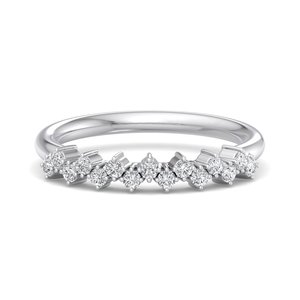 Anillo de boda apilable de lujo en oro rosa con diamantes redondos de talla brillante y piedras múltiples escalonadas, joyería de moda para mujer. - Product Image 6