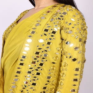 Sari de crepé de diseñador de lujo con chaqueta con espejo en toda la prenda y chaqueta con borde de sari para cada ocasión - Product Image 6