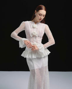 Robe de soirée longue blanche pour femme, style princesse, manches longues, peplum, ornée de sequins, nœud 3D, personnalisable OEM ODM Vietnam - Product Image 1