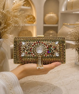Mini Bolso de Mano Kundan de Latón Hecho a Mano con Forma Personalizada, Baño de Oro y Cierre de Hebilla con Diamantes para Eventos Nocturnos de Moda - Product Image 6