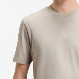 T-shirt slim pour homme, design confortable et ajusté, haute qualité, prix d'usine pour les acheteurs en gros, service OEM, conception à prix abordable - Product Image 3