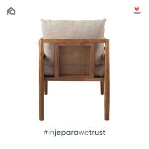 Fauteuil en bois de style mid-century modern avec panneaux en rotin et coussin rembourré, fauteuil de salon fabriqué à la main en Indonésie - Product Image 4