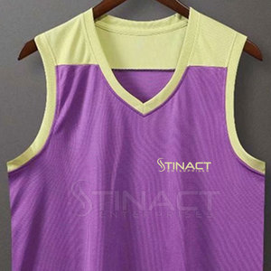 Uniforme de Baloncesto Hecho con Material que Absorbe el Sudor, Diseñado para Mantener a los Jugadores Frescos y Secos Durante Partidos Intensos - Product Image 4