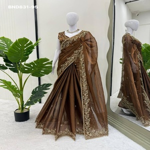 Magnifique ensemble sari et chemisier en soie Barbari, dernier cri, avec broderies et sequins, fournisseur de Surat, exportateur de mode féminine. - Product Image 1