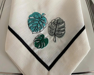 ชุดผ้าปูโต๊ะและผ้าเช็ดปากปักลายใบมอนสเตอร่าแบบดั้งเดิมสุดหรู ซักได้ สีเบจ ผ้าฝ้าย สำหรับใช้ในบ้าน งานแต่งงาน และงานอีเว้นท์ต่างๆ - Product Image 3