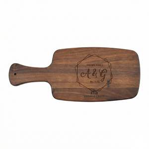 Planche à découper en bois personnalisée avec poignée, planche à découper en bois massif pour la cuisine, le service de fromages et les cadeaux - Product Image 1