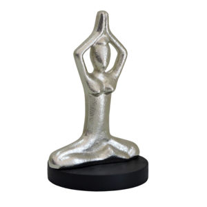 Estatua de Yoga de Aluminio Plateado Hecha a Mano, Escultura Minimalista Abstracta de Mujer Meditando sobre Base Negra, Decoración Zen para el Hogar u Oficina, Regalo - Product Image 1