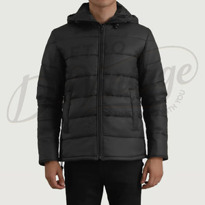 Veste matelassée noire à capuche pour homme, manteau d'hiver résistant à l'eau, chaud et rembourré, coupe ajustée décontractée, style doudoune - Product Image 1