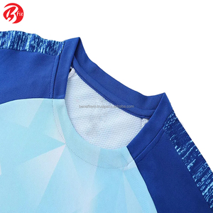 Maillots de football respirants à manches courtes pour adultes, idéaux pour l'entraînement en équipe, avec découpe automatisée - Product Image 3