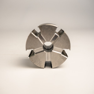 Composant usiné CNC en acier inoxydable AMT VINA 1S7-4W-P2-LD-100 pour usage industriel avec services d'électroérosion à fil et de brochage - Product Image 4
