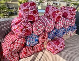 Bolsas de Maquillaje Acolchadas de Algodón con Estampado Floral de Primavera, Bolsas Cosméticas al por Mayor, Bolsas Impermeables con Cierre y Estampado a Bloque - Product Image 4