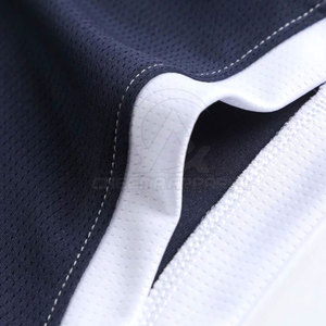 Uniforme de basket-ball fabriqué au Pakistan avec logo, numéro et nom personnalisés, disponible en différentes couleurs et tailles pour les équipes - Product Image 5